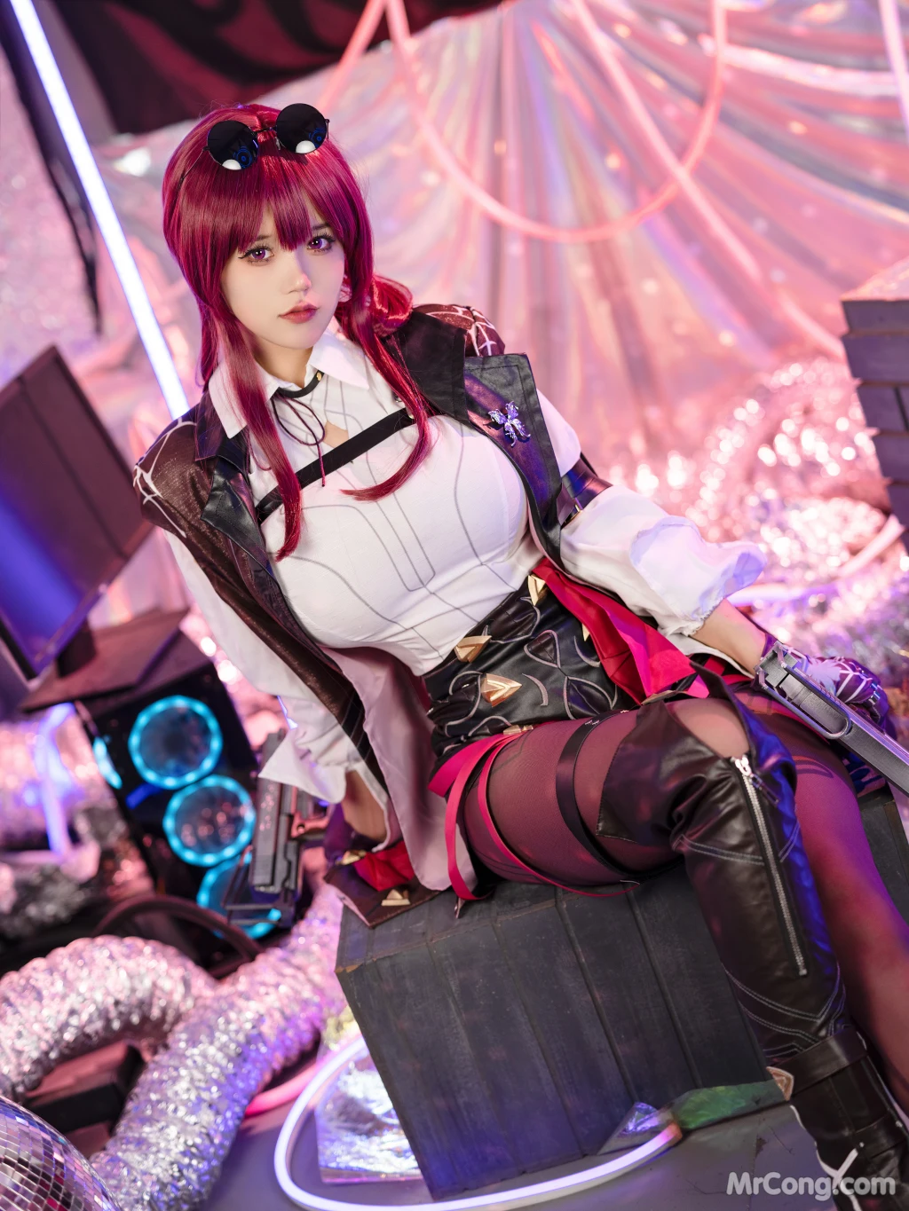 Coser@小仓千代w No.062: Kafka HSR 卡芙卡 (27 photos)