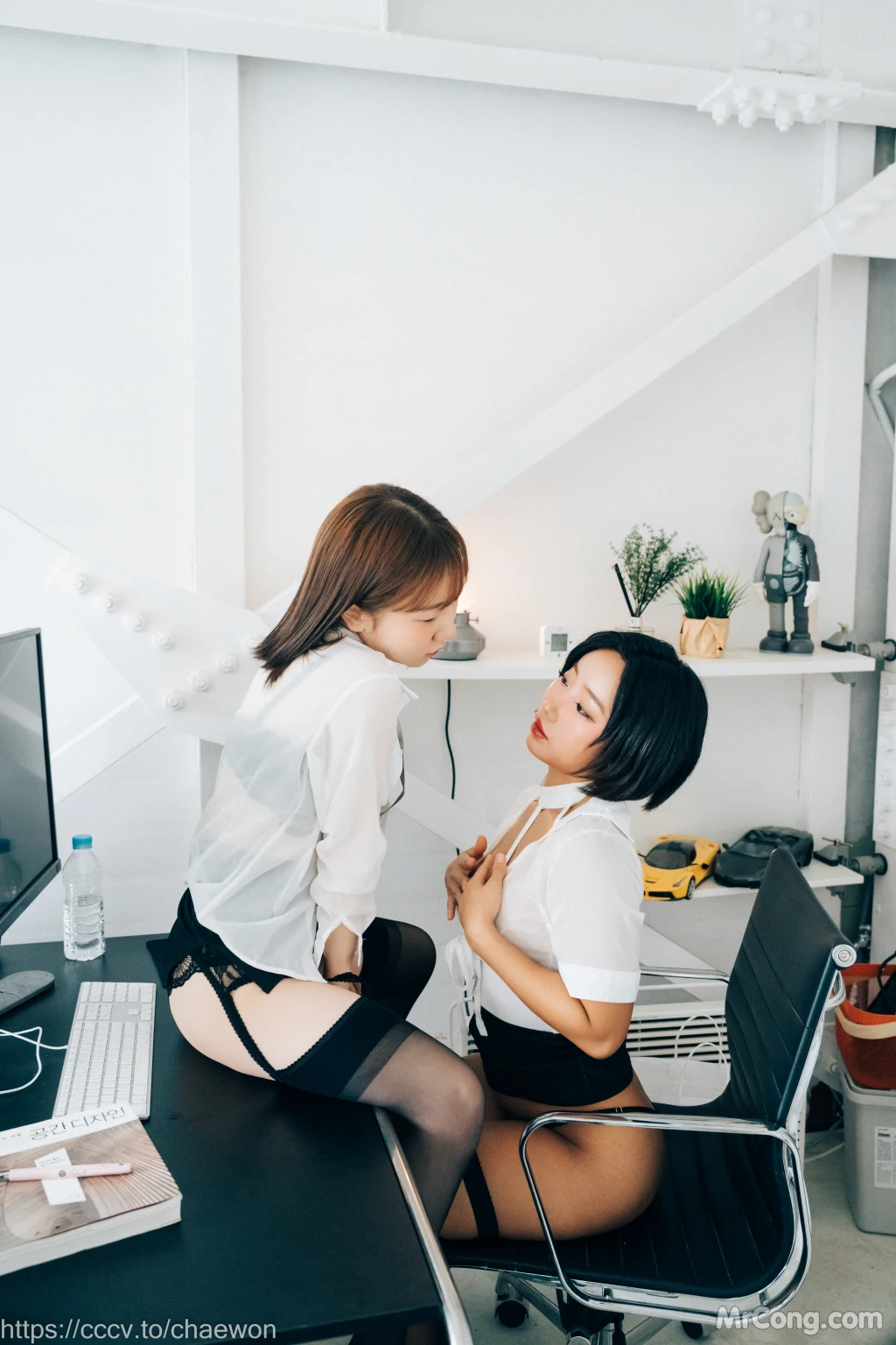 [Loozy] Booty Queen & Yeri: Office Master (199 photos + 6 videos) – Page 5