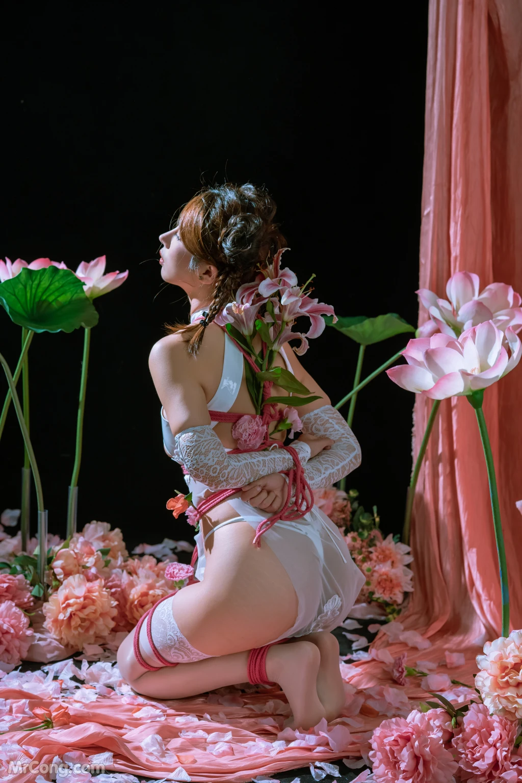 Coser@云溪溪 (Yunx1x1) Vol.060: 奶桃桃 月 (48 photos)