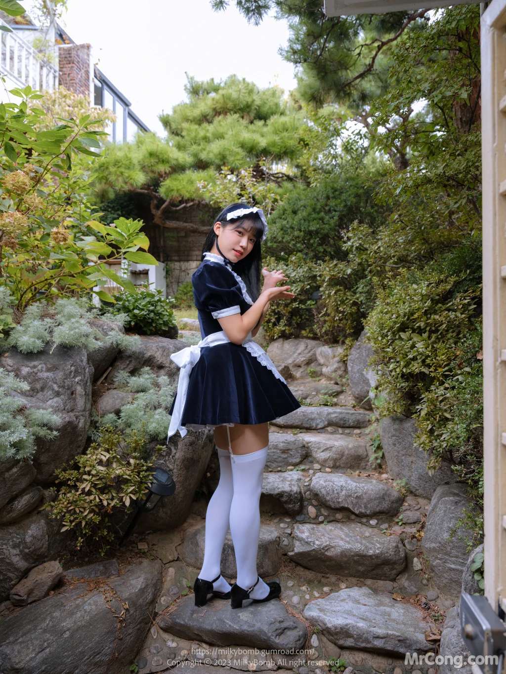 [MilkyBomb] Yui: Vol.3 Maid (291 photos )