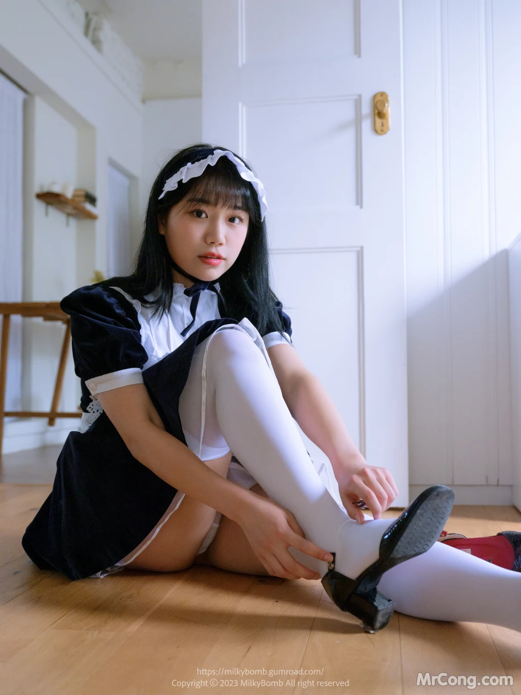 [MilkyBomb] Yui: Vol.3 Maid (291 photos )