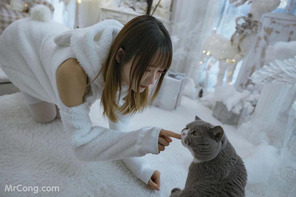 Coser@兔子Zzz不吃胡萝卜: 温馨少女与宠物们 (23 photos) – Page 2