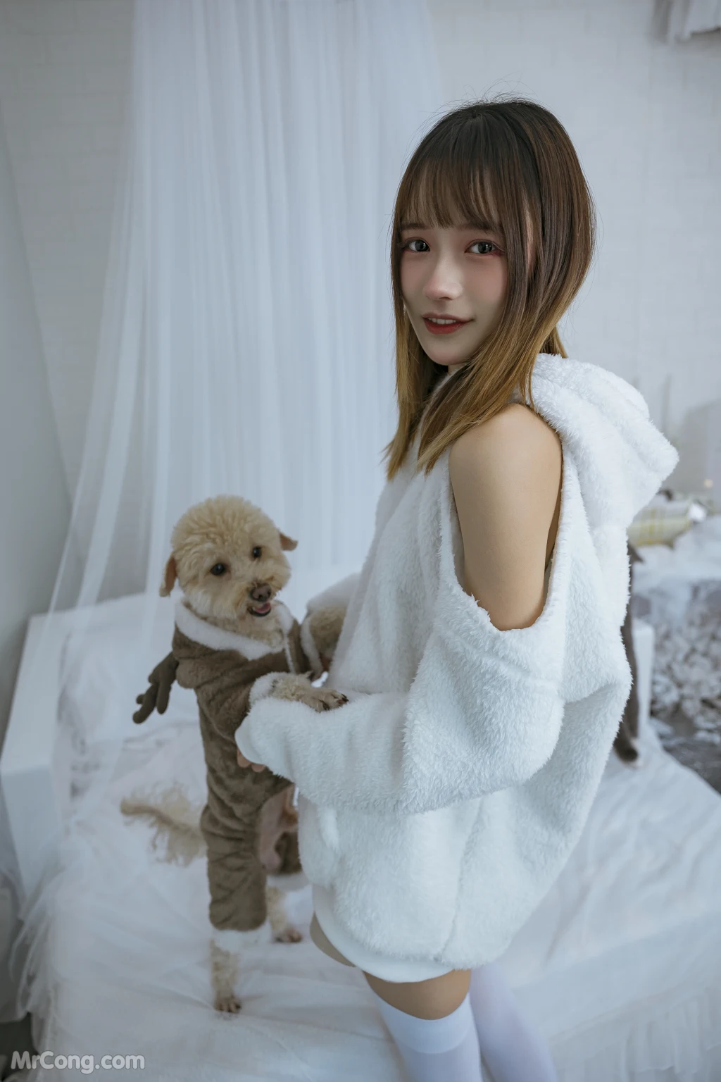 Coser@兔子Zzz不吃胡萝卜: 温馨少女与宠物们 (23 photos) – Page 2