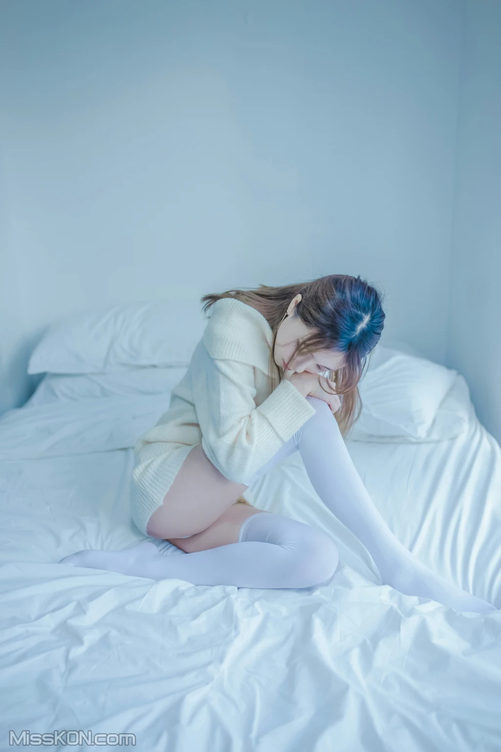 Coser@翎柒菜菜 No.008: 白毛衣 (25 photos) – Page 2