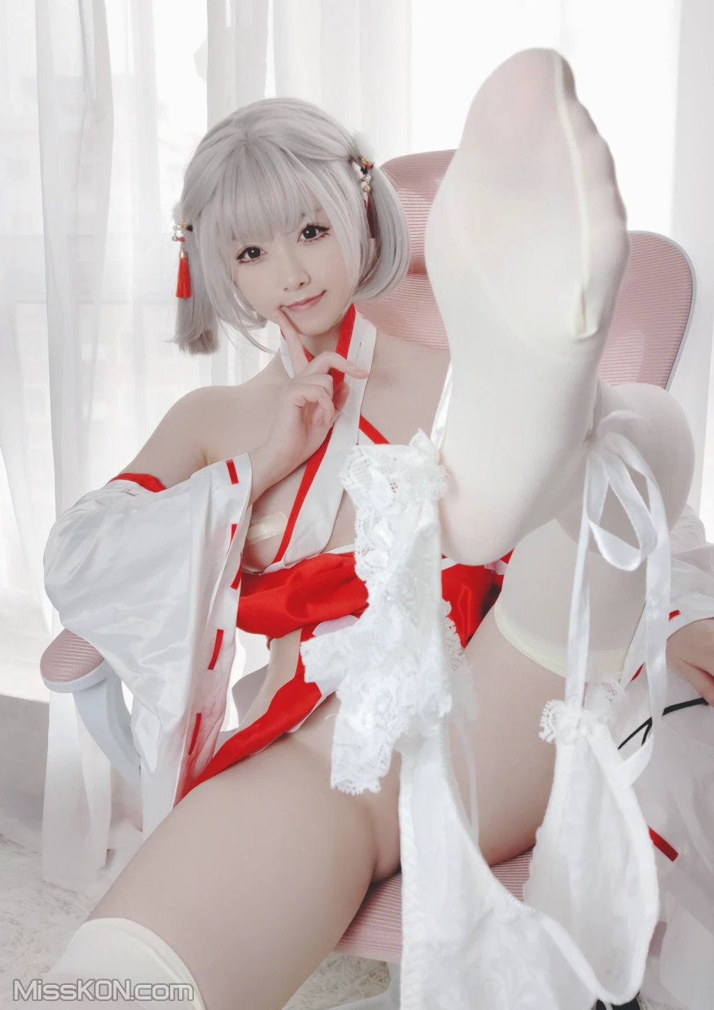 Coser@Asagiriai (愛ちゃん): 巫女服自拍 (40 photos)