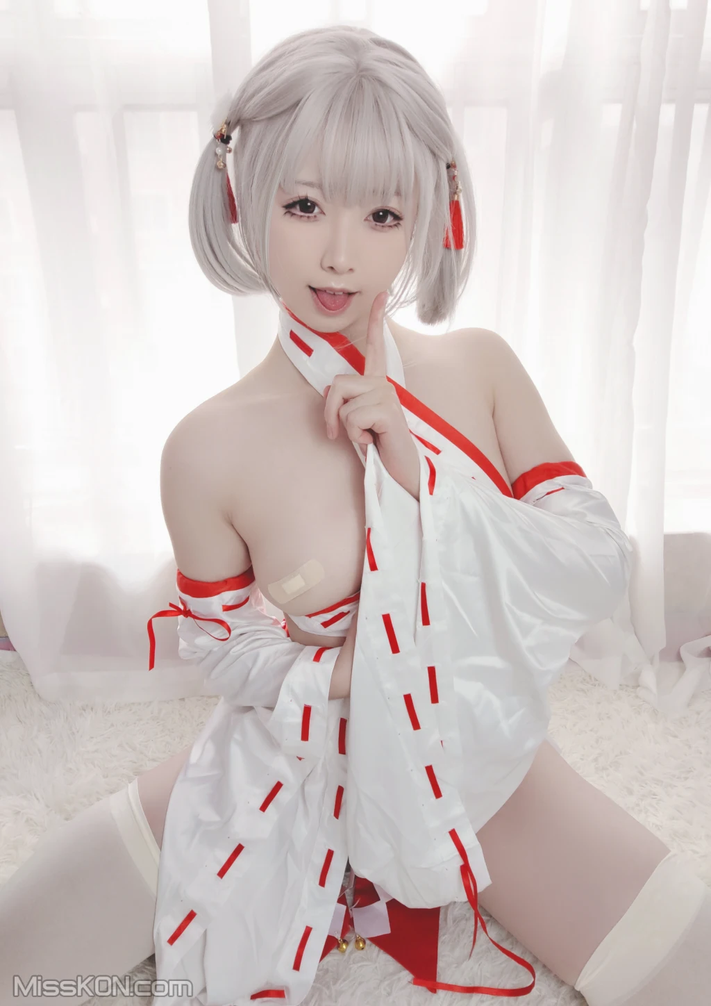 Coser@Asagiriai (愛ちゃん): 巫女服自拍 (40 photos)