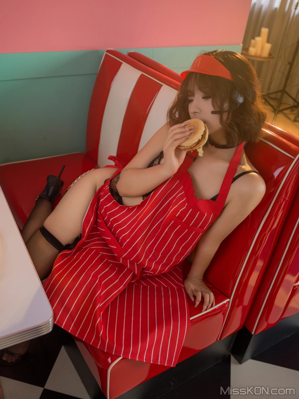 Coser@yuuhui玉汇: 麦当劳的女服务员 (149 photos)