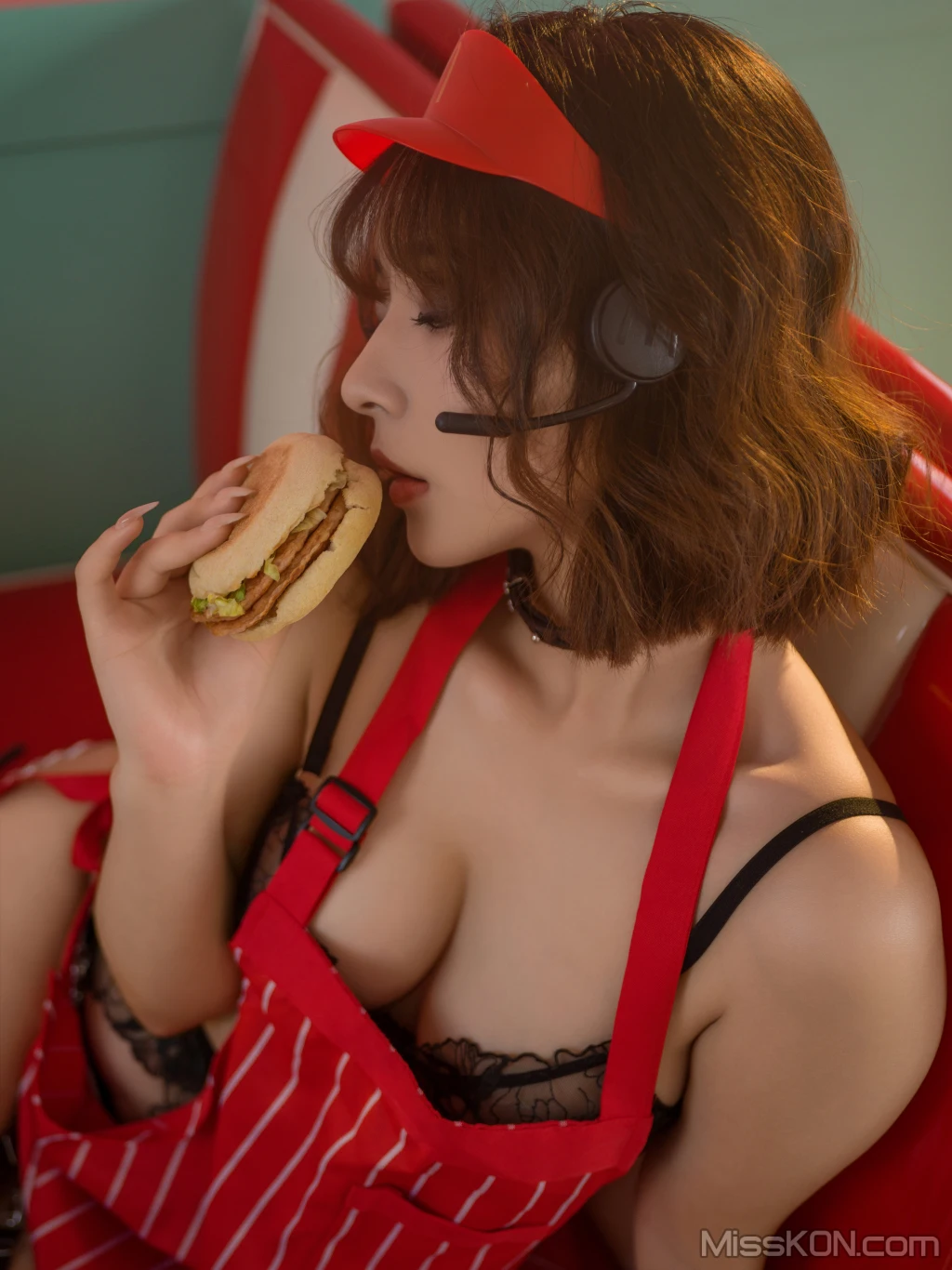 Coser@yuuhui玉汇: 麦当劳的女服务员 (149 photos)
