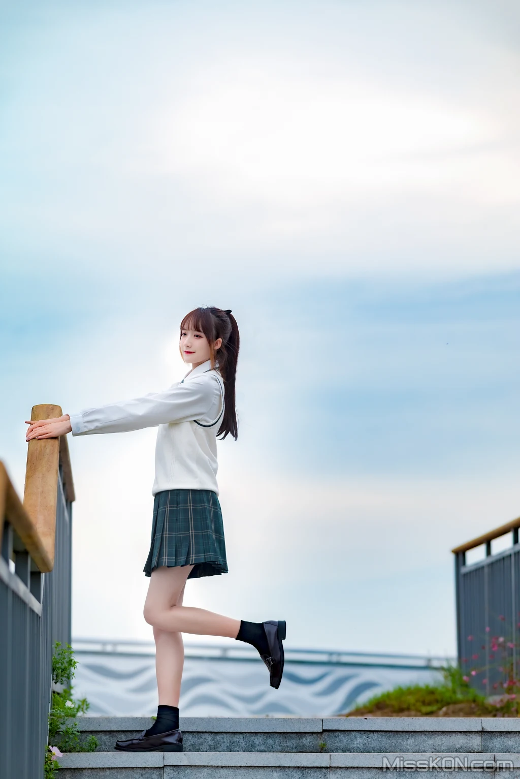 Coser@兔子Zzz不吃胡萝卜: 青草味的河堤 (25 photos)