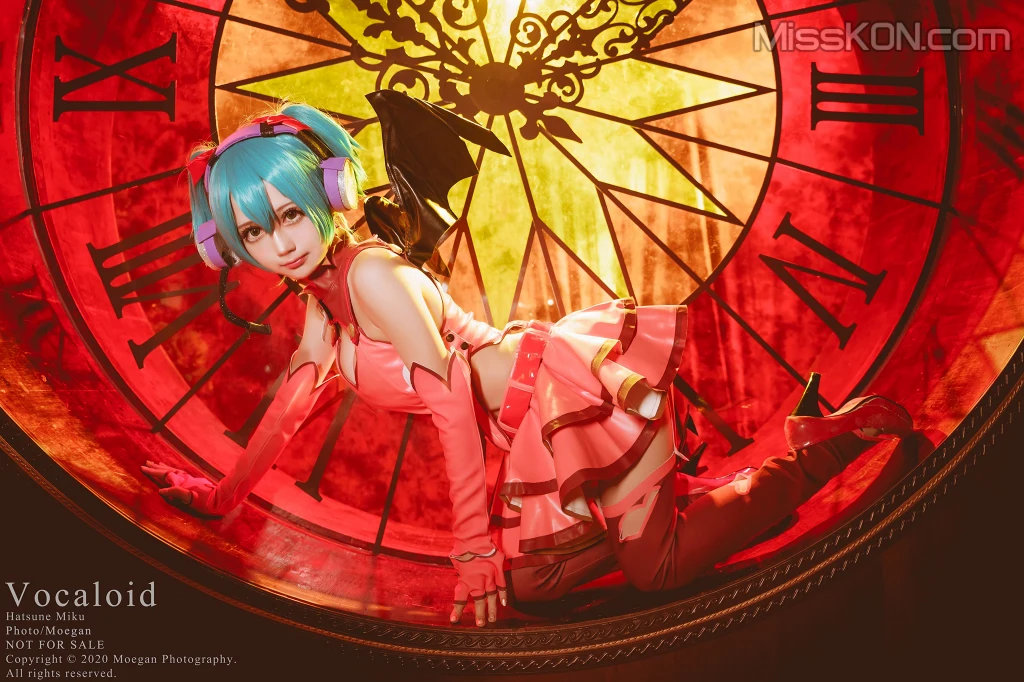Coser@沖田凜花Rinka: 初音ミク Sweet Devil (15 photos)