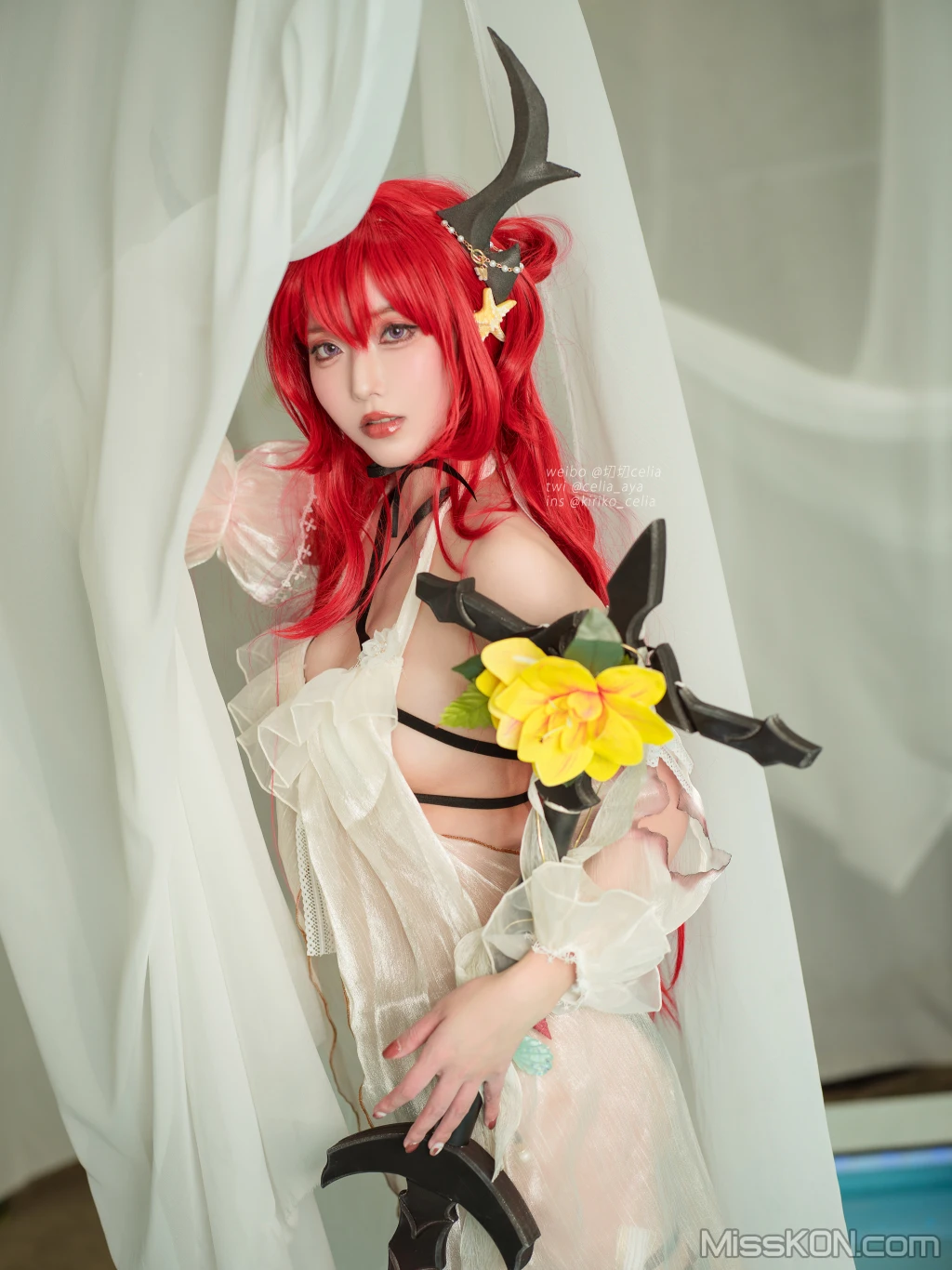 Coser@切切Celia: 明日方舟 史尔特尔泳装 (27 photos)