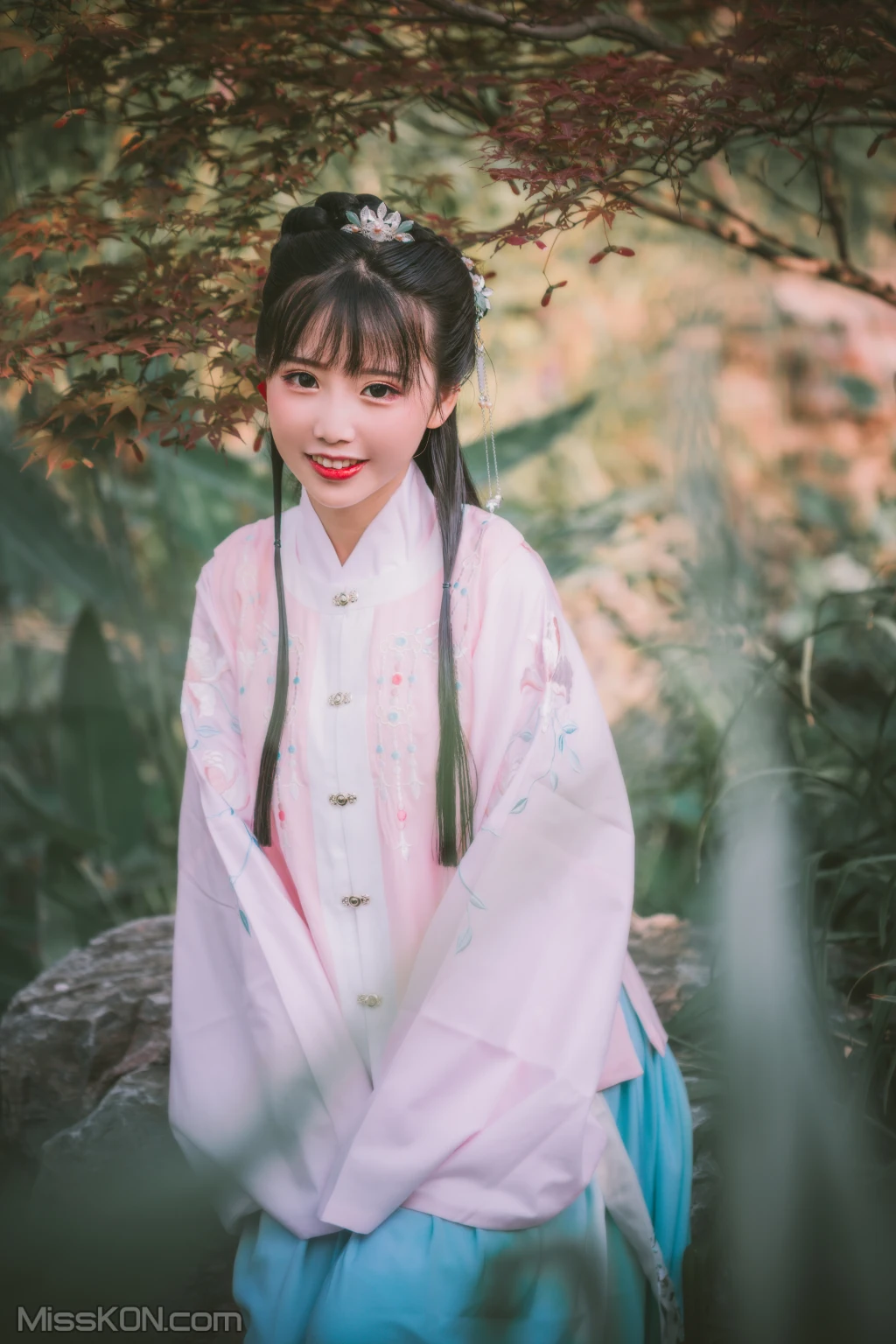Coser@面饼仙儿 No.105: 明治汉服 (22 photos) – Page 2