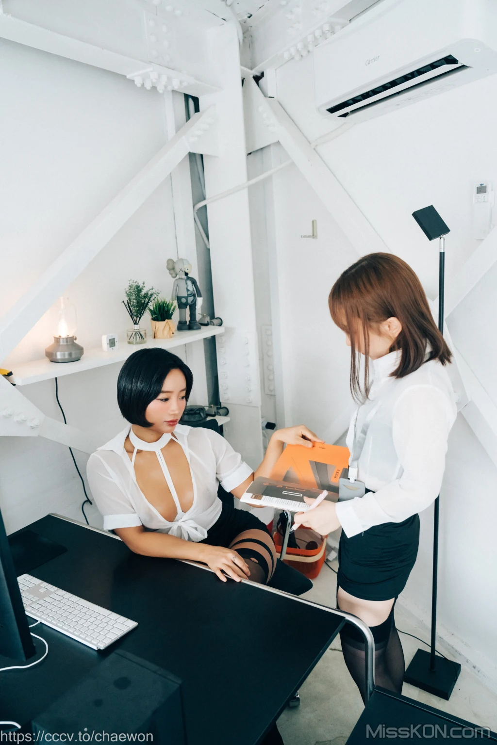 [Loozy] Booty Queen x Yeri: Office Masters (199 photos)