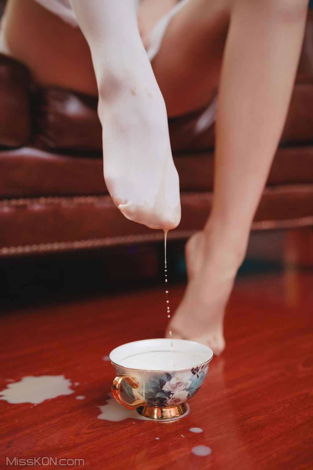 Coser@面饼仙儿 No.107: 丝袜奶茶 (41 photos) – Page 4