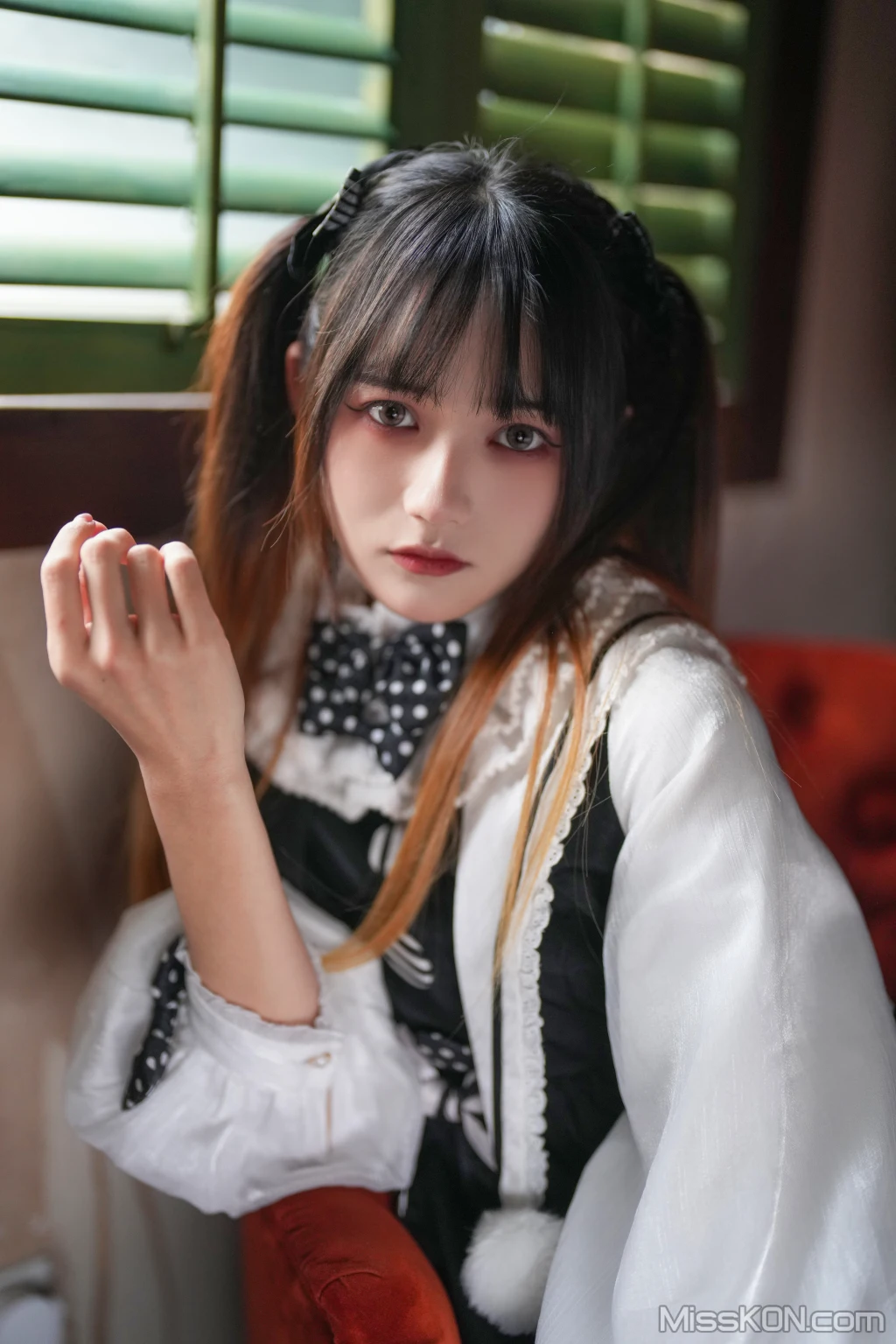 Coser@兔子Zzz不吃胡萝卜: 怪盗魔术师 (31 photos)