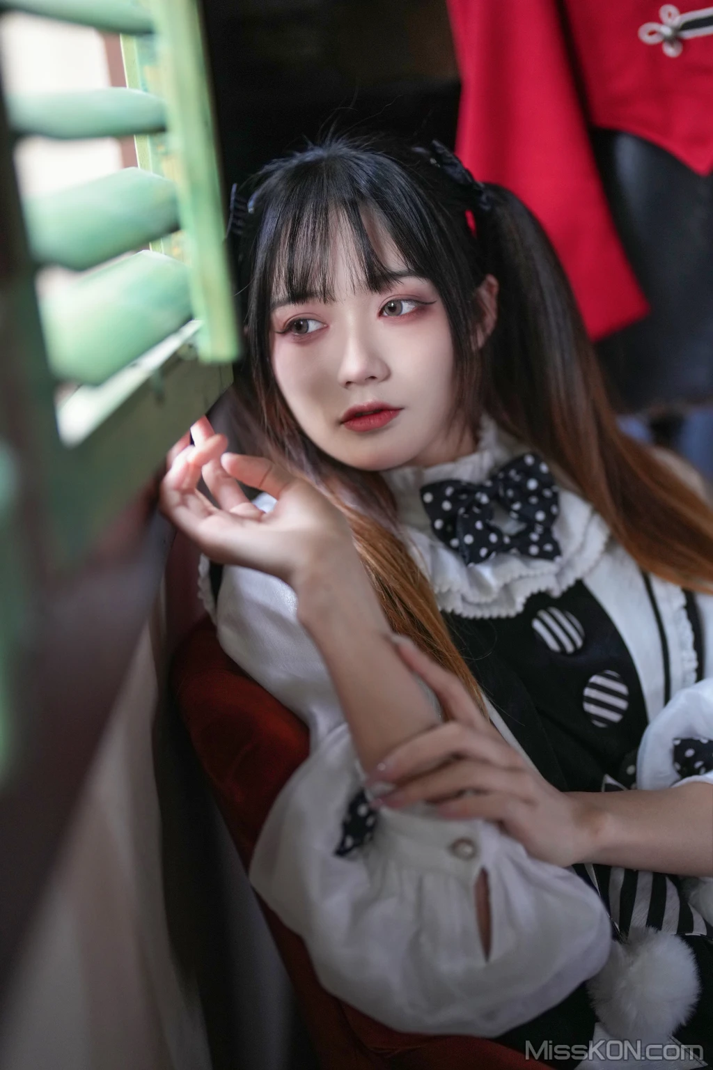 Coser@兔子Zzz不吃胡萝卜: 怪盗魔术师 (31 photos)