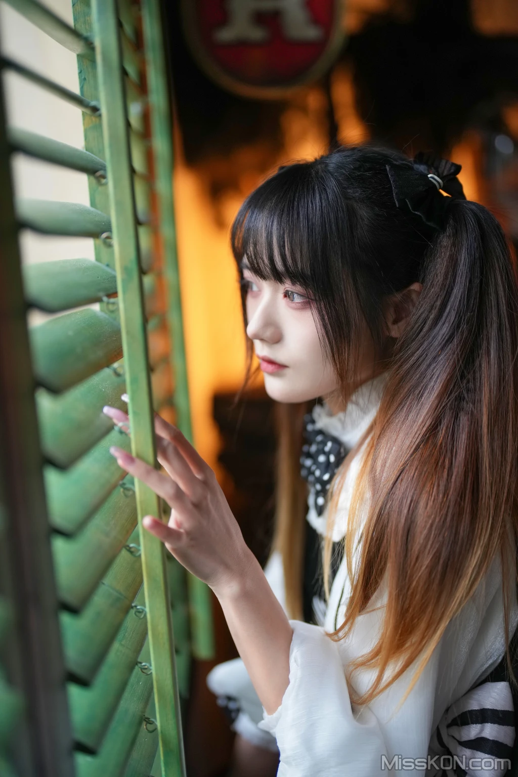 Coser@兔子Zzz不吃胡萝卜: 怪盗魔术师 (31 photos)