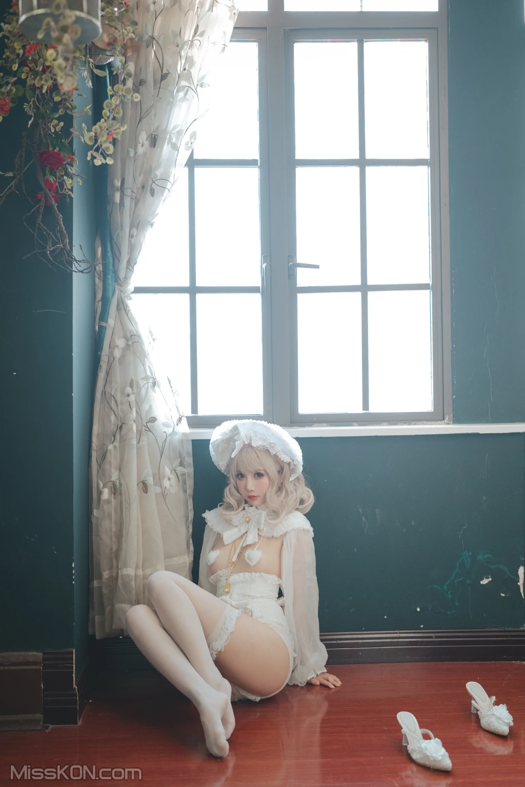 Coser@面饼仙儿 No.109: 法兰西YasahimeLO (36 photos)