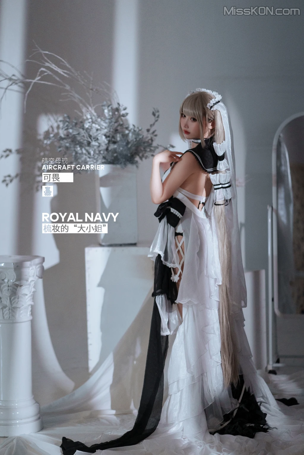 Coser@面饼仙儿 No.110: 可畏婚纱 (25 photos)