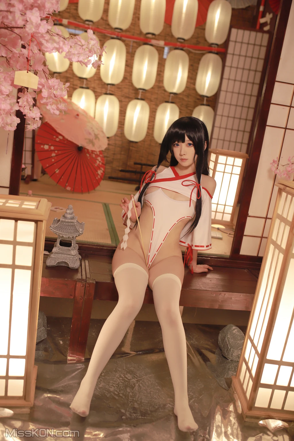 Coser@Asagiriai (愛ちゃん): 神社巫女 (31 photos)