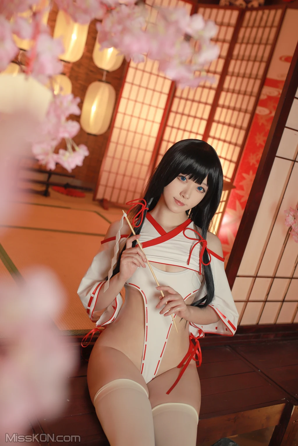 Coser@Asagiriai (愛ちゃん): 神社巫女 (31 photos)