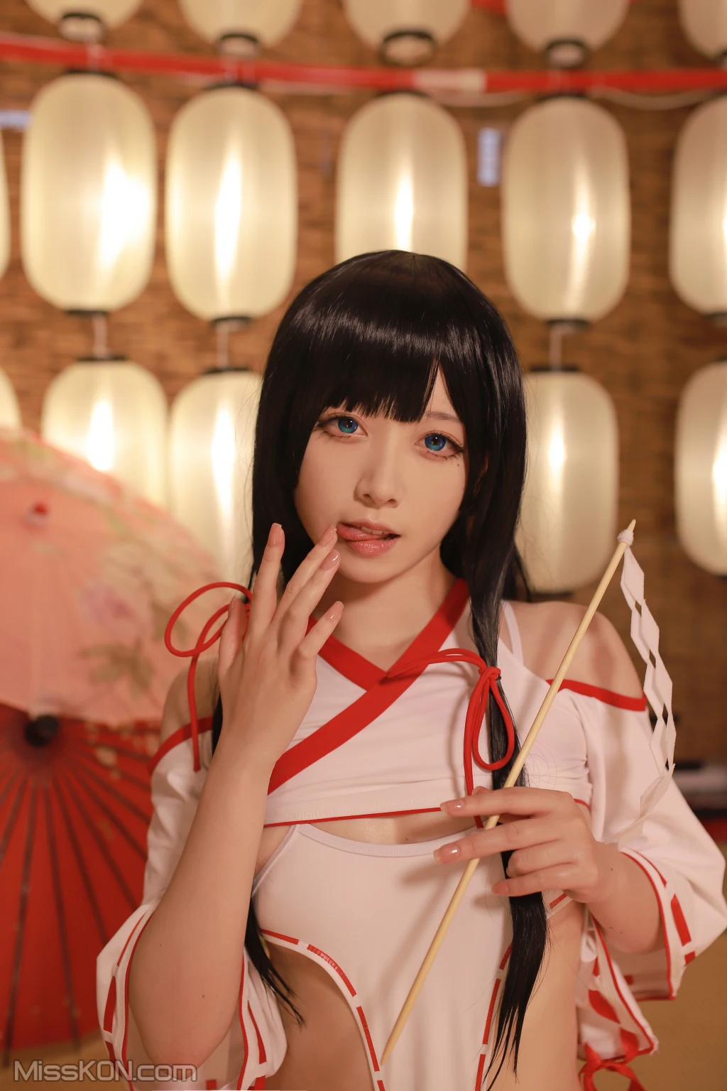 Coser@Asagiriai (愛ちゃん): 神社巫女 (31 photos)