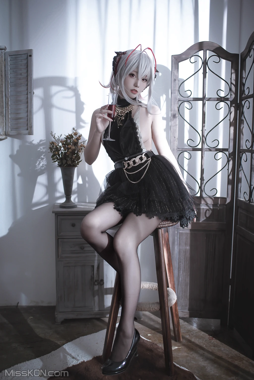 Coser@切切Celia: 明日方舟 W 礼服 (20 photos)