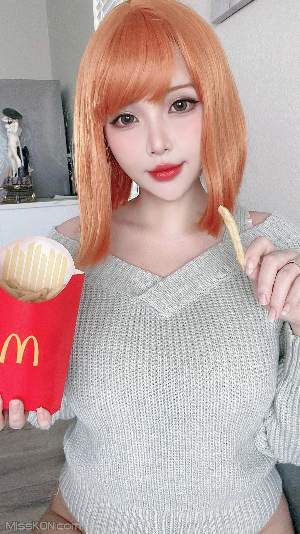 Coser@Hana Bunny: McDonald’s Mommy (17 ảnh)