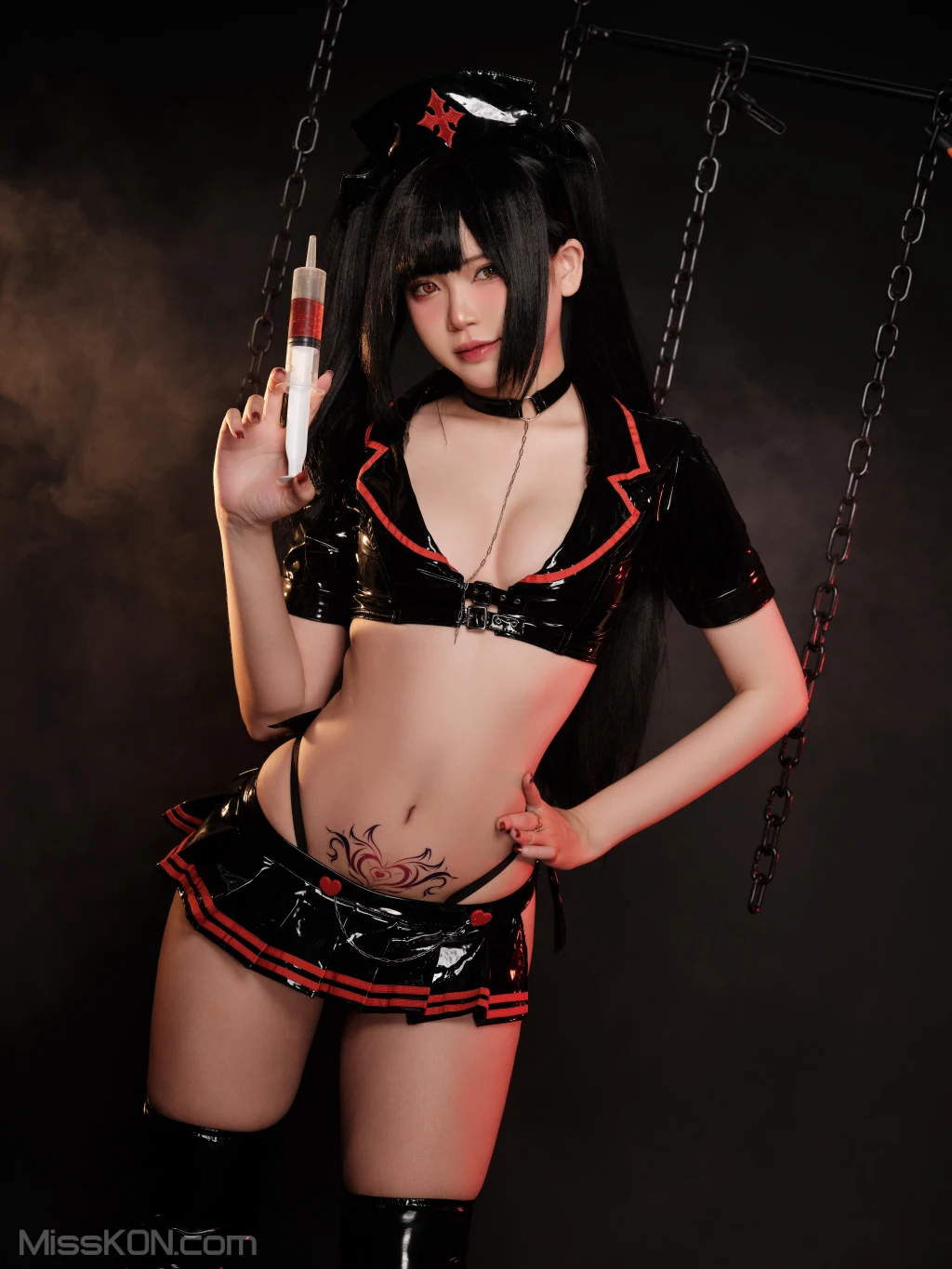 Coser@ZinieQ: Kurumi Dark Nurse Cosplay (40 ảnh )