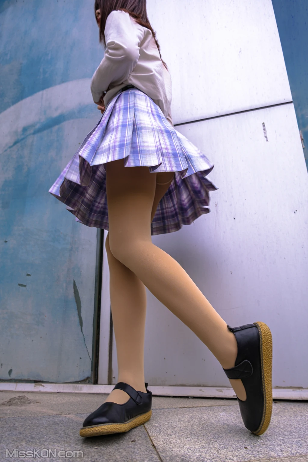 [森萝财团写真] 月下001 小夜 肉丝 300D 真空 (76 photos)