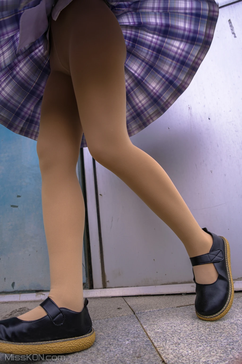 [森萝财团写真] 月下001 小夜 肉丝 300D 真空 (76 photos)