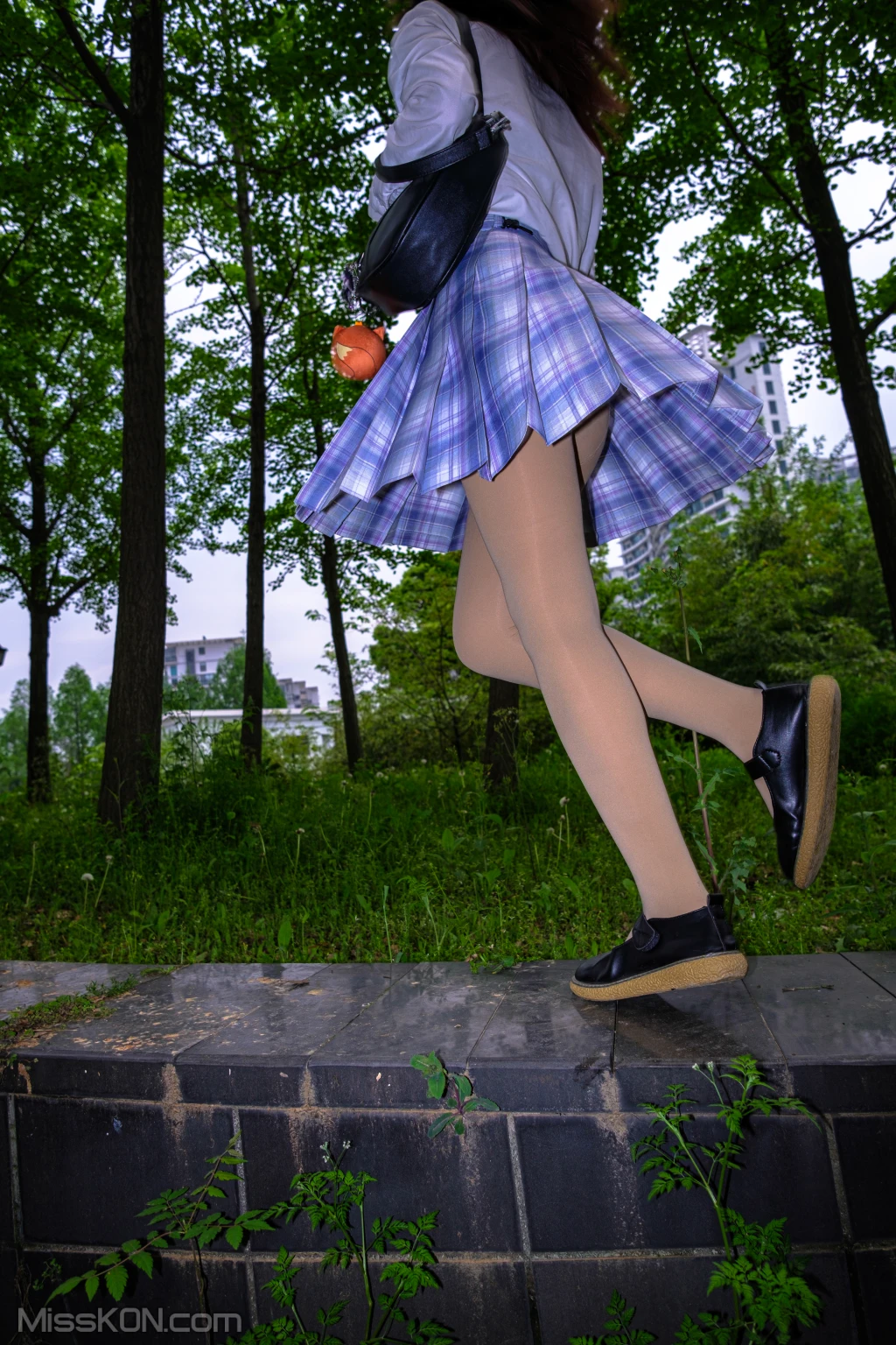 [森萝财团写真] 月下001 小夜 肉丝 300D 真空 (76 photos) – Page 3