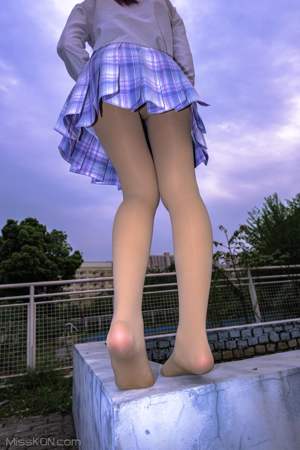 [森萝财团写真] 月下001 小夜 肉丝 300D 真空 (76 photos) – Page 4