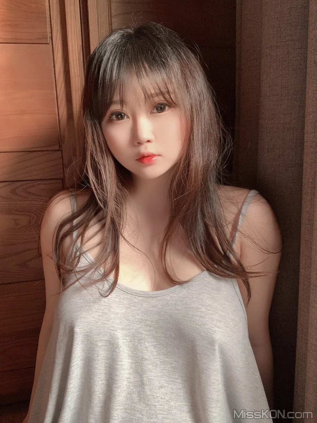 Coser@蜜桃少女是依酱呀: 光 (34 photos) – Page 2