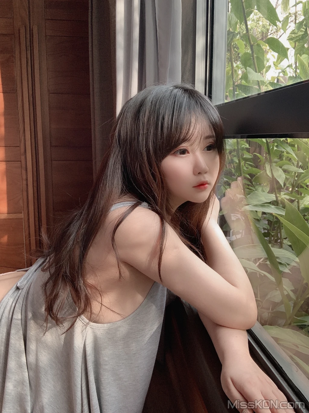 Coser@蜜桃少女是依酱呀: 光 (34 photos) – Page 3
