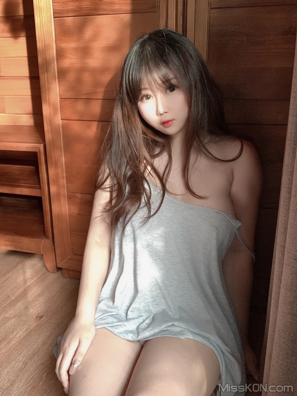Coser@蜜桃少女是依酱呀: 光 (34 photos) – Page 3
