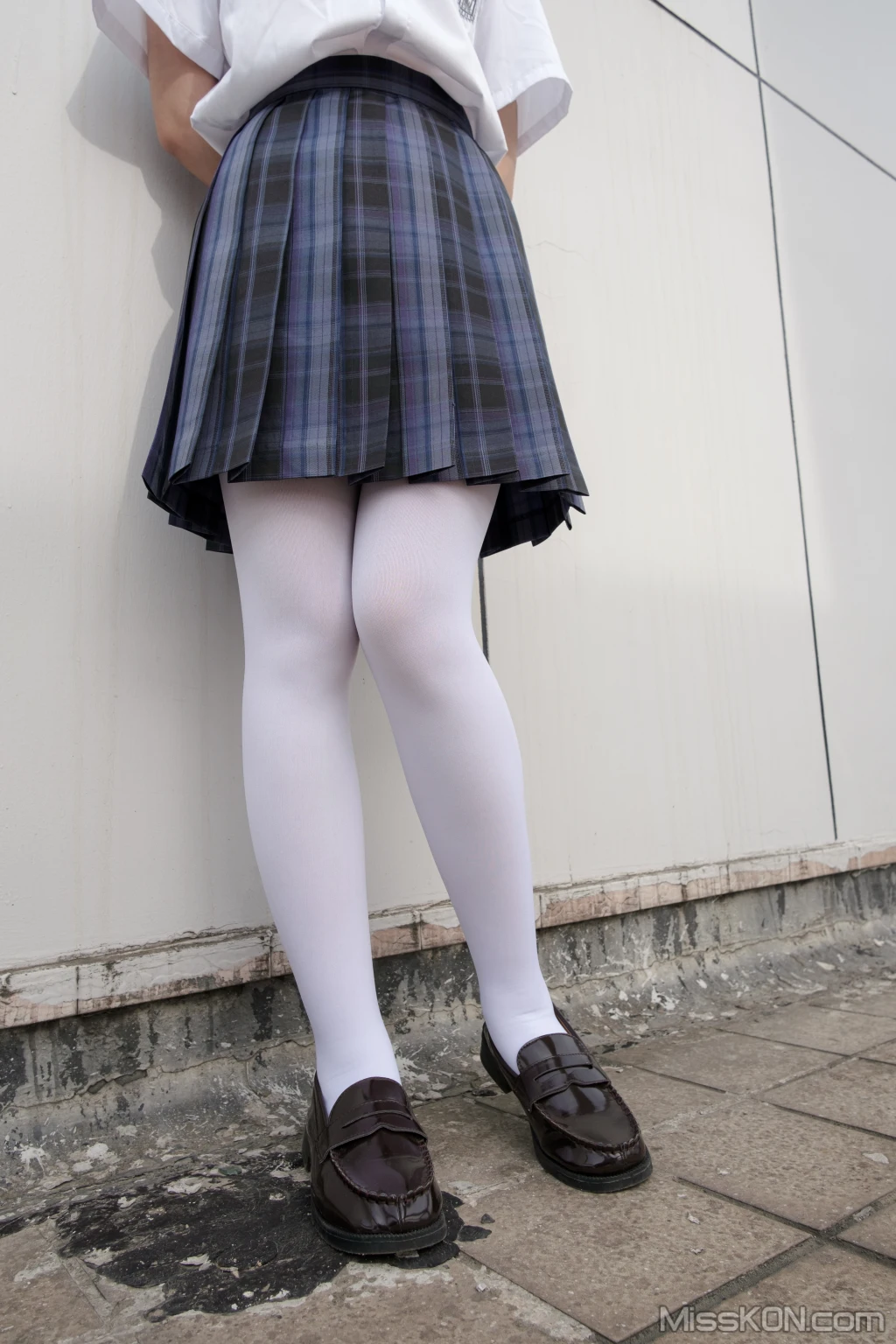 [森萝财团写真] 月下002 小夜 真空白丝 80D 户外 (102 photos + 1 video) – Page 2