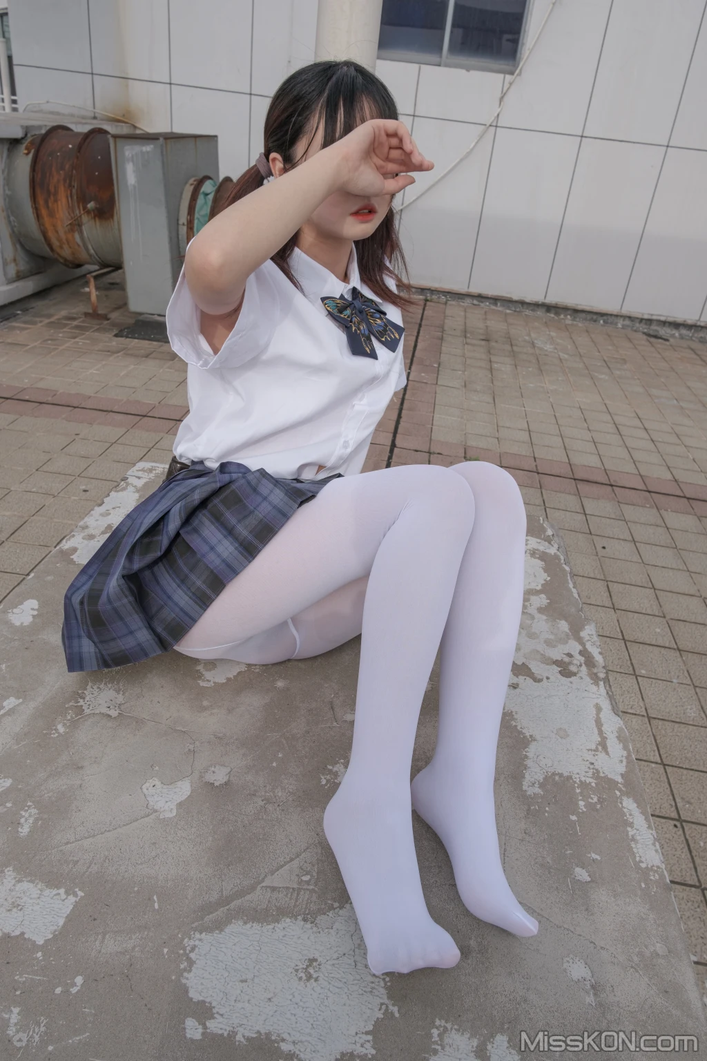 [森萝财团写真] 月下002 小夜 真空白丝 80D 户外 (102 photos + 1 video) – Page 4