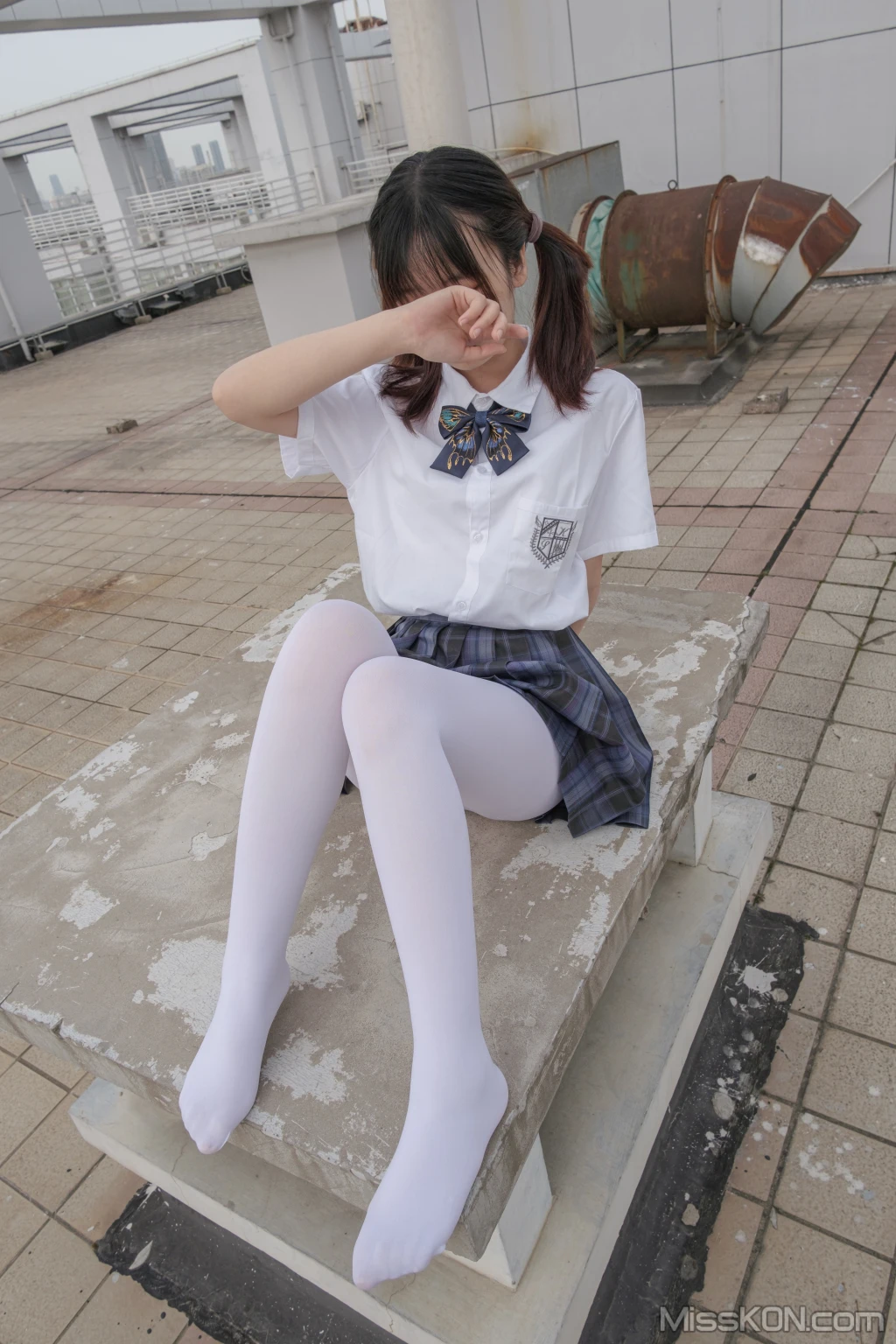 [森萝财团写真] 月下002 小夜 真空白丝 80D 户外 (102 photos + 1 video) – Page 7