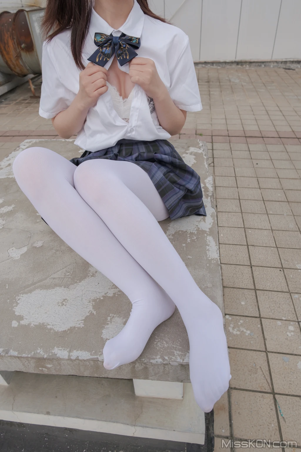 [森萝财团写真] 月下002 小夜 真空白丝 80D 户外 (102 photos + 1 video) – Page 7