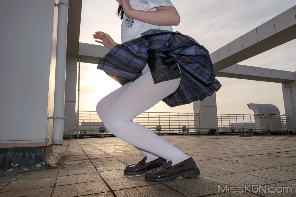 [森萝财团写真] 月下002 小夜 真空白丝 80D 户外 (102 photos + 1 video) – Page 9