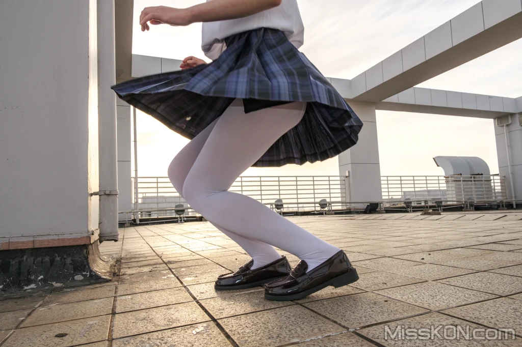 [森萝财团写真] 月下002 小夜 真空白丝 80D 户外 (102 photos + 1 video) – Page 9