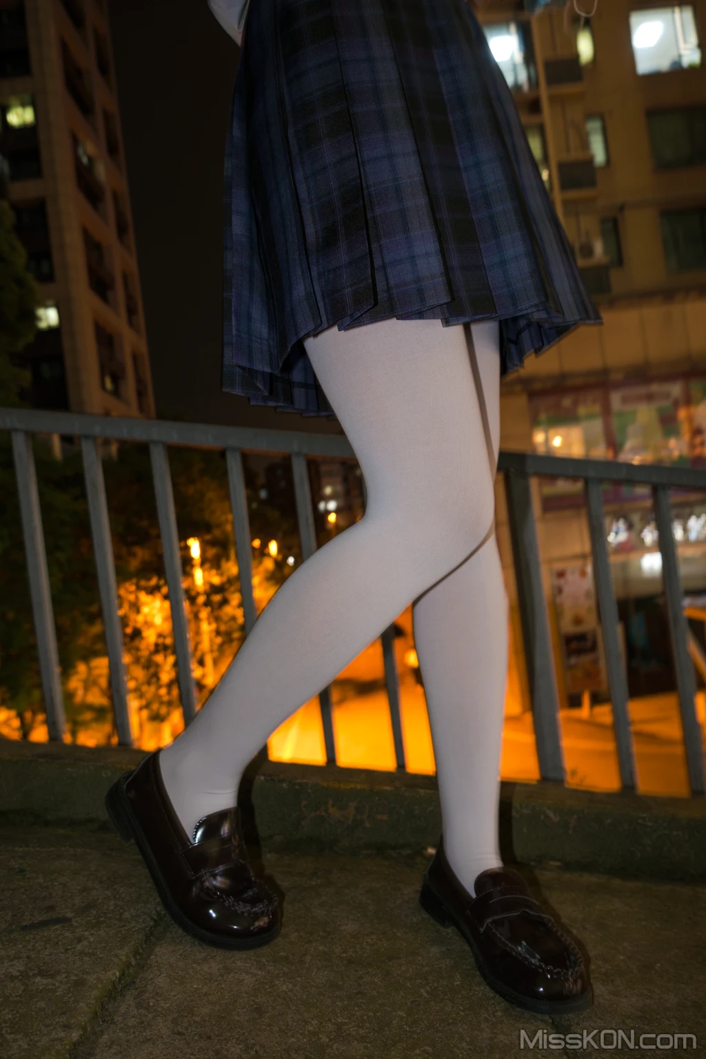 [森萝财团写真] 月下002 小夜 真空白丝 80D 户外 (102 photos + 1 video) – Page 10
