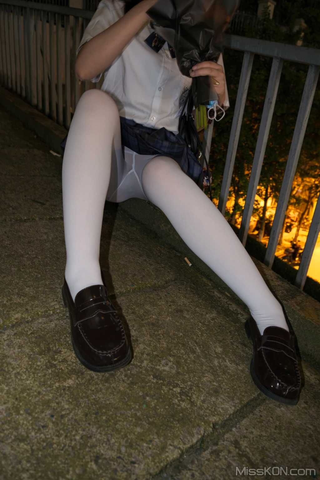 [森萝财团写真] 月下002 小夜 真空白丝 80D 户外 (102 photos + 1 video) – Page 10