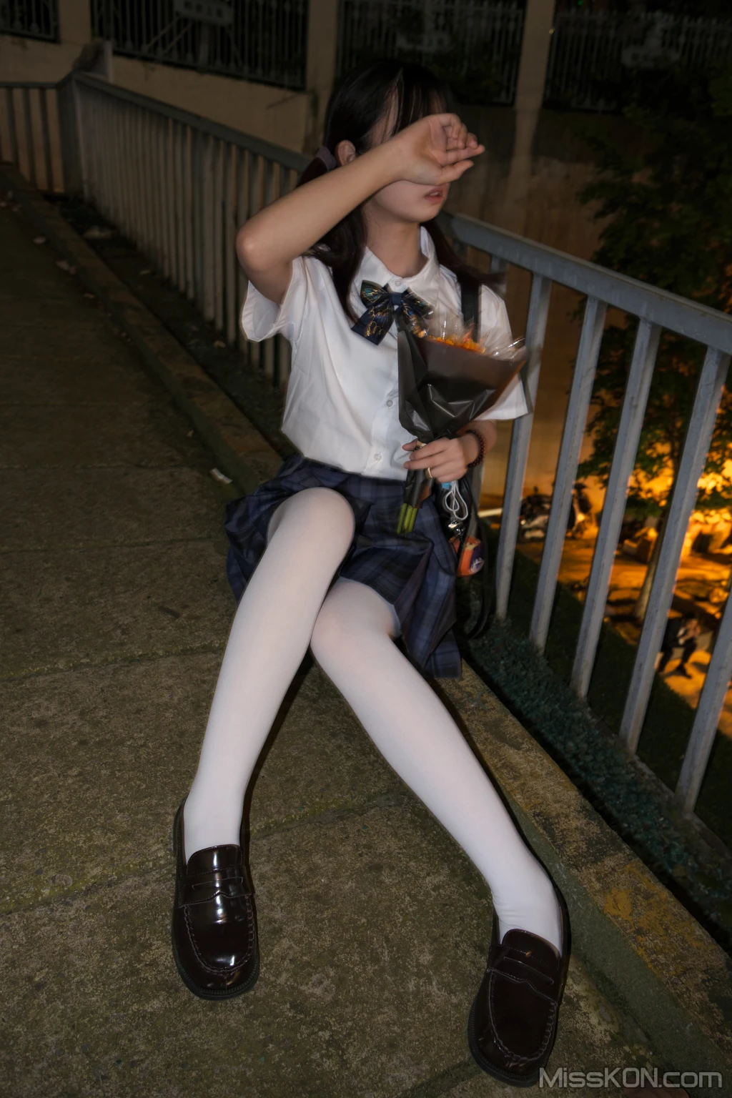 [森萝财团写真] 月下002 小夜 真空白丝 80D 户外 (102 photos + 1 video) – Page 10