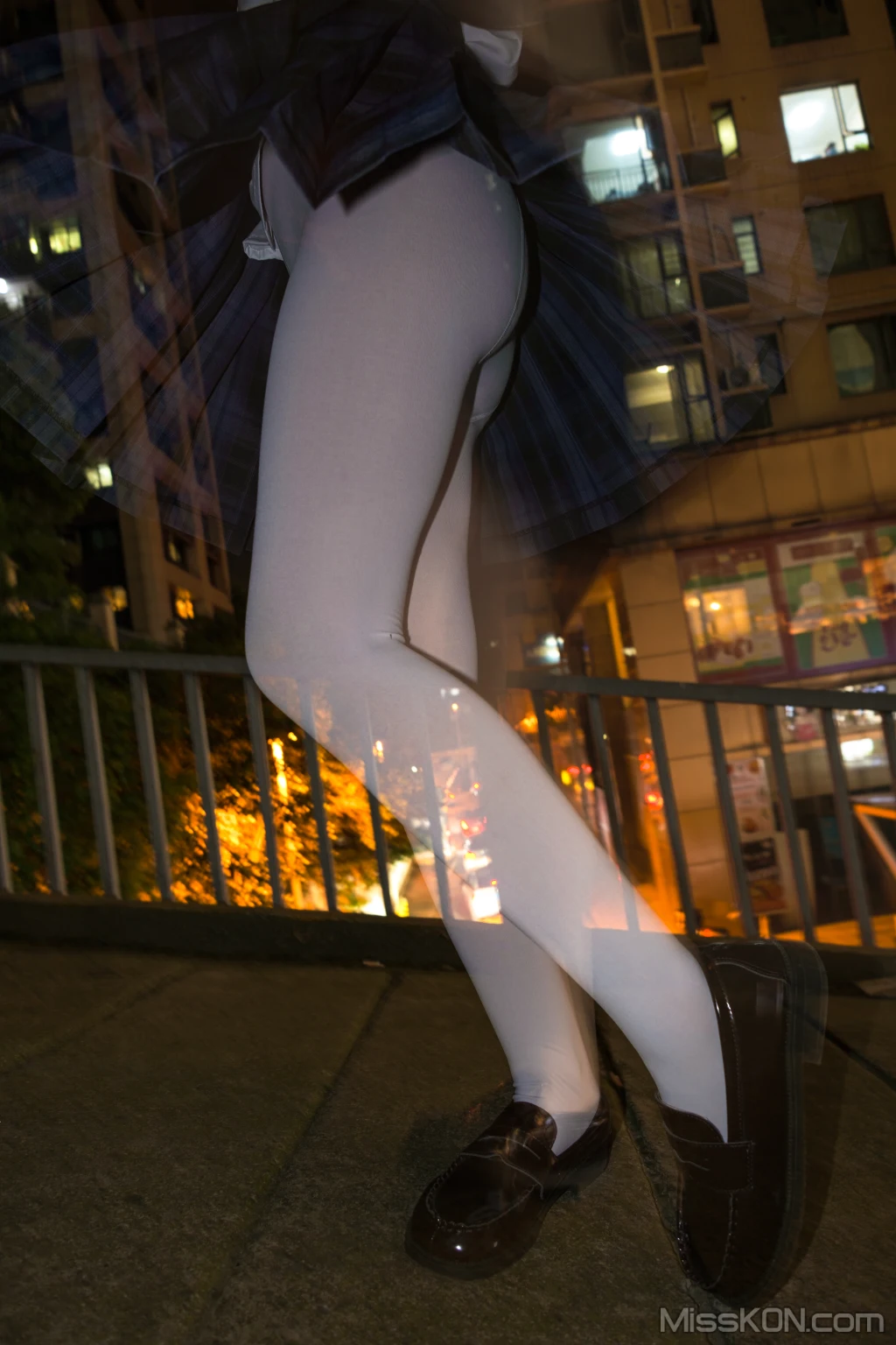 [森萝财团写真] 月下002 小夜 真空白丝 80D 户外 (102 photos + 1 video) – Page 10