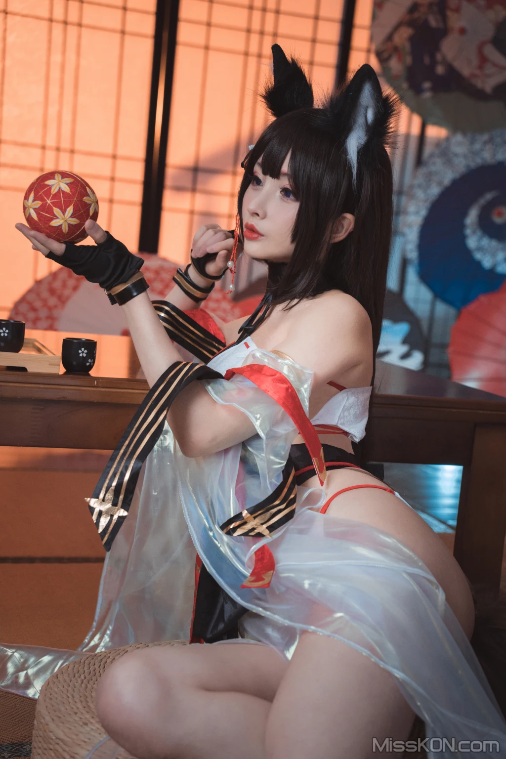 Coser@: Azurlane Amagi (30 photos)