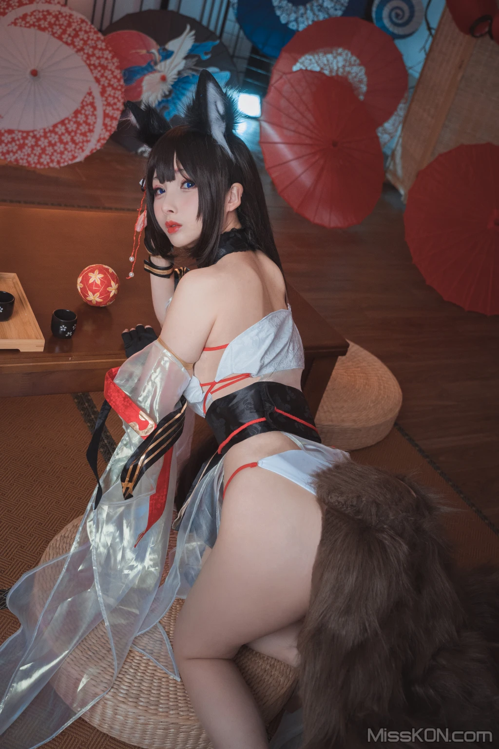 Coser@: Azurlane Amagi (30 photos)