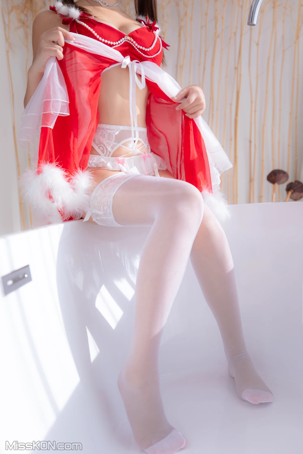 Coser@神楽坂真冬 Vol.056: 电子相册-天使的愿望《天使への願い》 (150 photos)