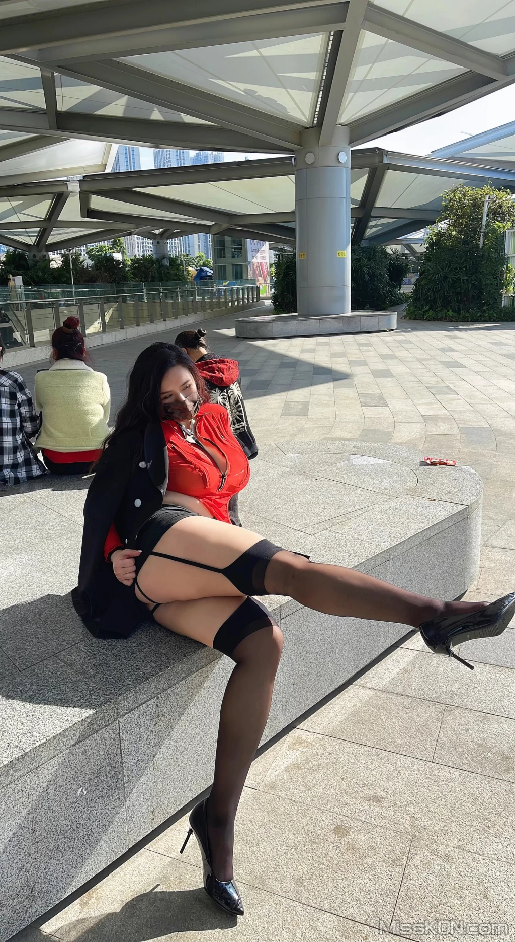 水蜜桃米米: 吊带黑丝 (30 photos) – Page 2